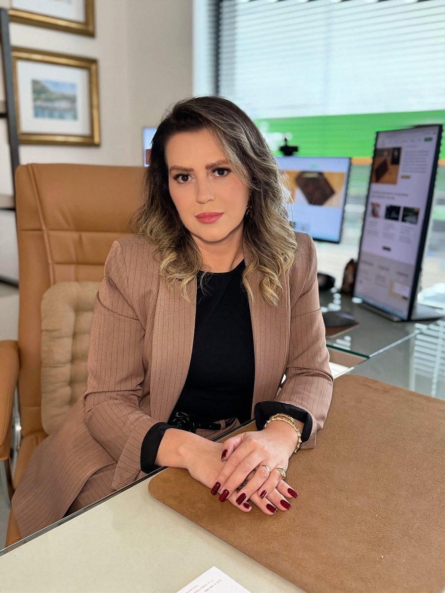 Dra. Mariane Sturzbecher